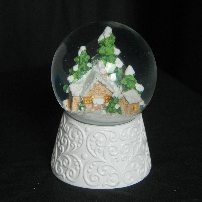Edle Schneekugel Hüttenzauber Berghütte auf weißem Ornamentsockel 100 mm Durchmesser mit Spieluhr - Schneekugelhaus